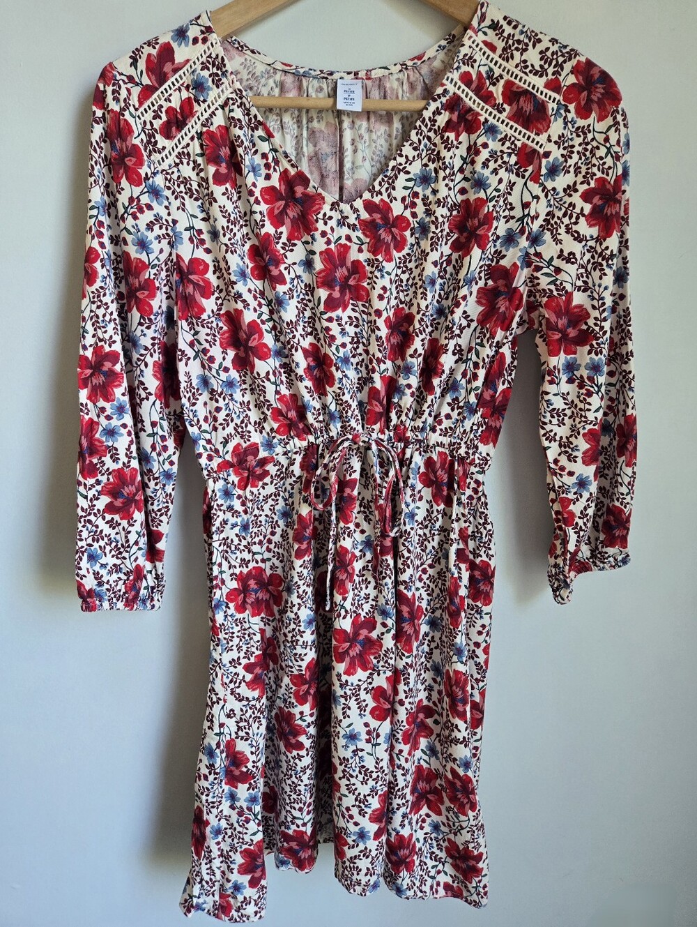OLD NAVY Floral Drawstring V-Neck Rayon Dress - Red on Cream